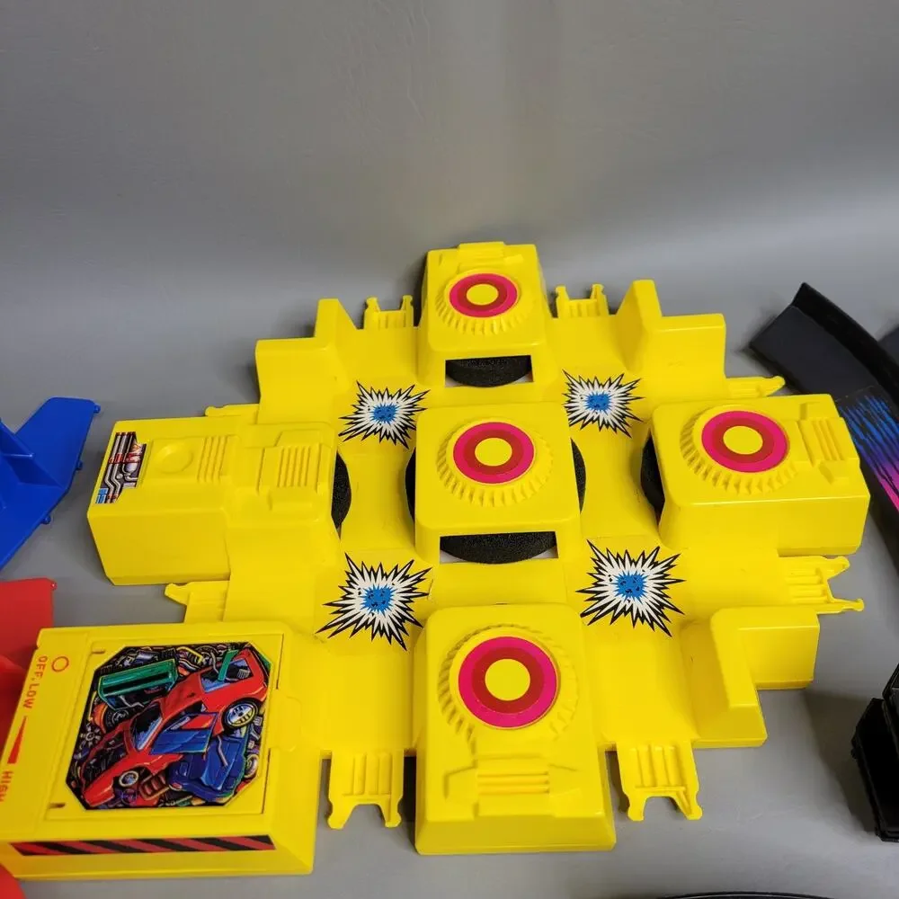 1992 Hot Wheels Motorized Criss Cross Crash Track Set VTG Works Complete